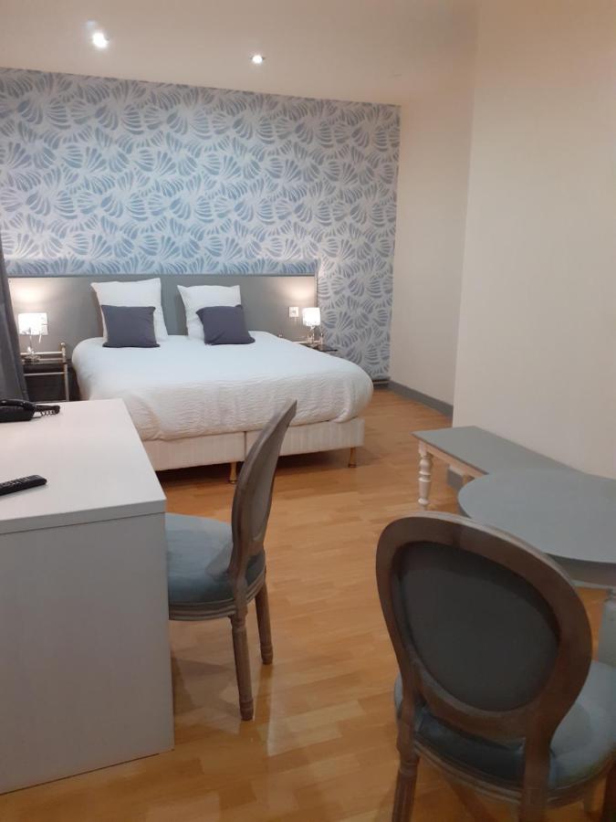 מונטברד Logis Hotel Restaurant De L'Ecu מראה חיצוני תמונה